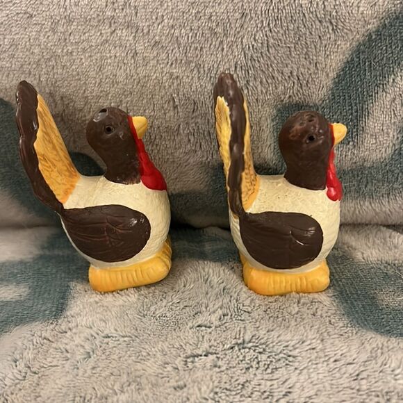 VINTAGE Turkey Salt and Pepper Shakers - Picture 5 of 6